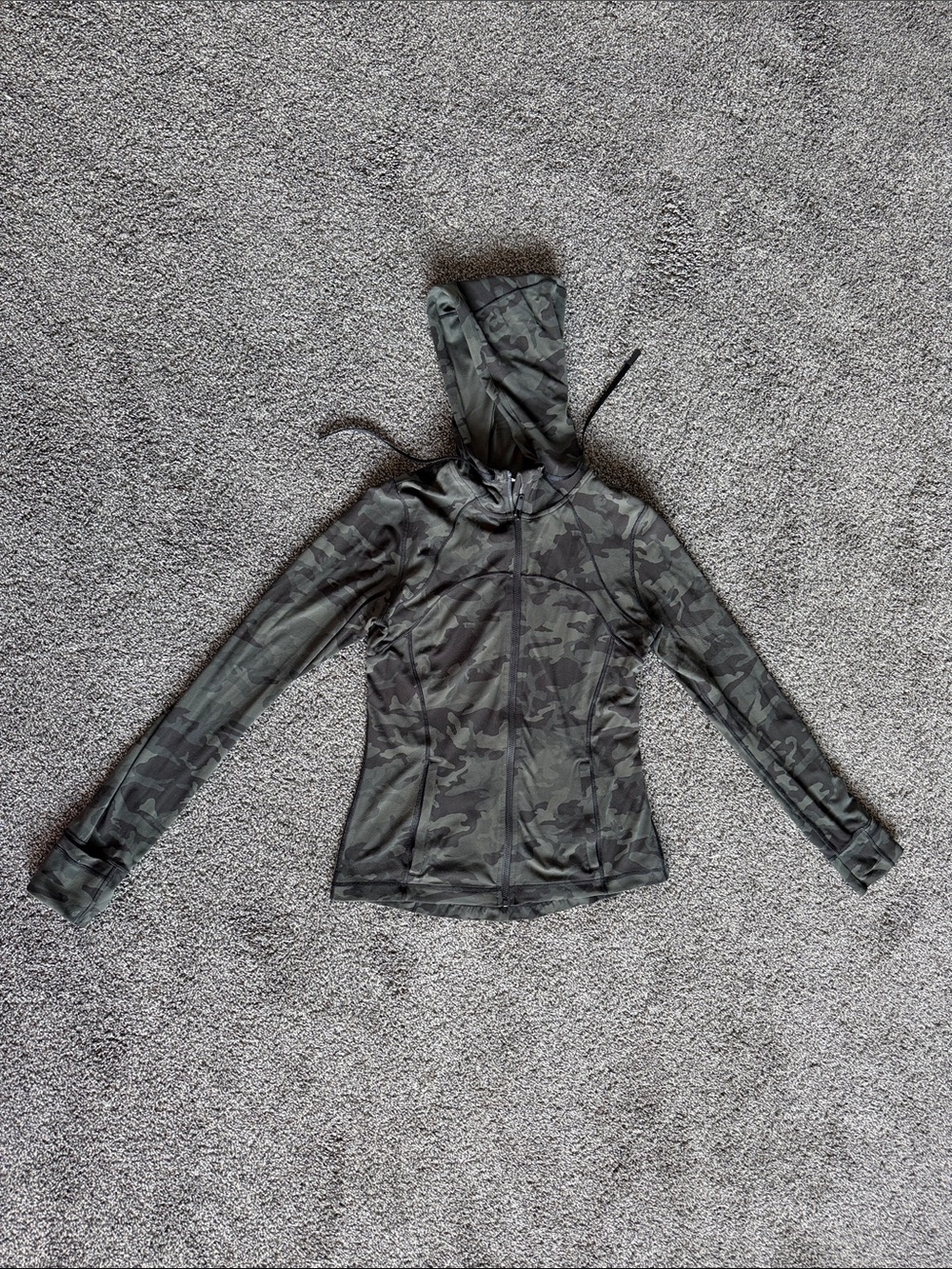 lululemon athletica Women's Hooded Full-Zip Camouflage Jacket - Olive